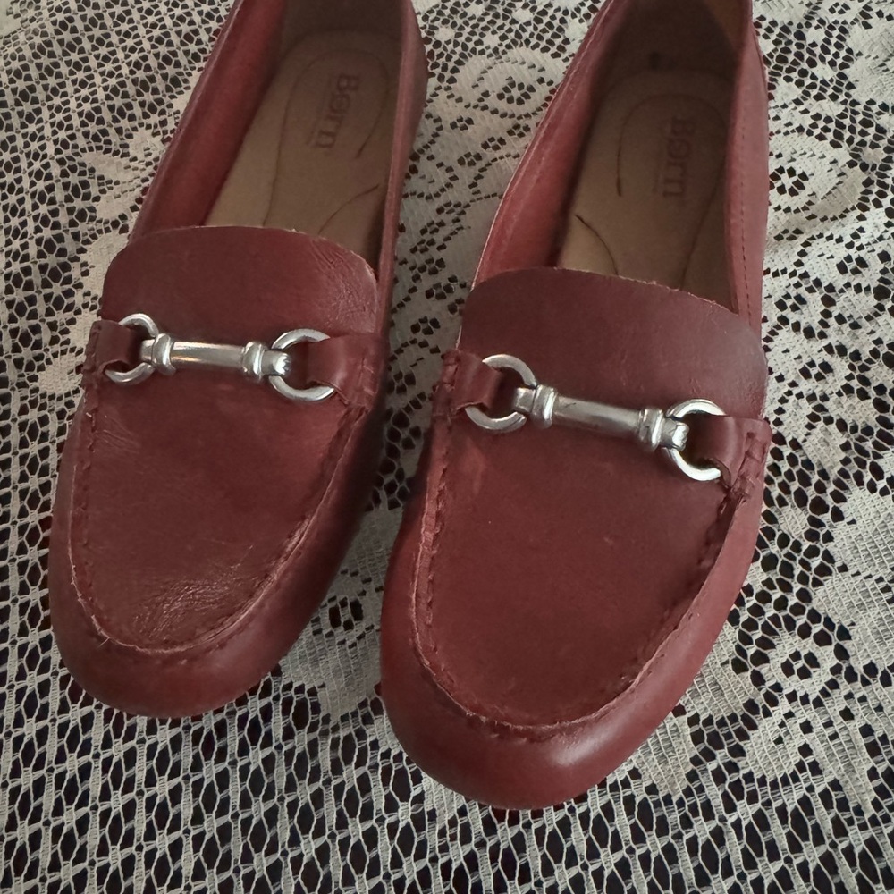 Born. Women's Red Loafers